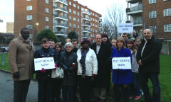 Bermondsey MP Simon Hughes and tenants back the Lib Dem rent cut